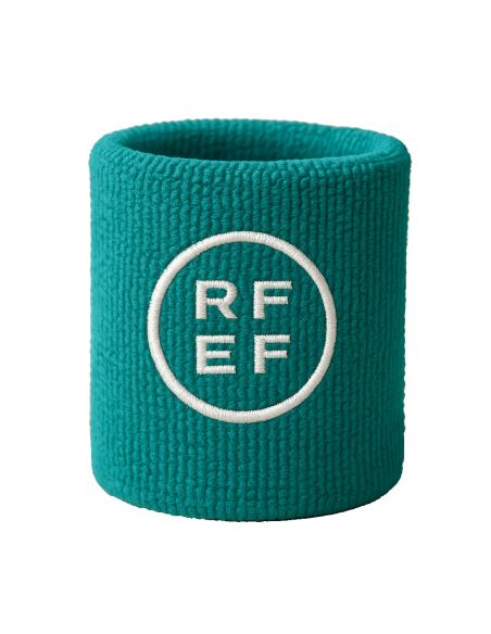 Muñequeras bordadas RFEF a juego con equipamiento